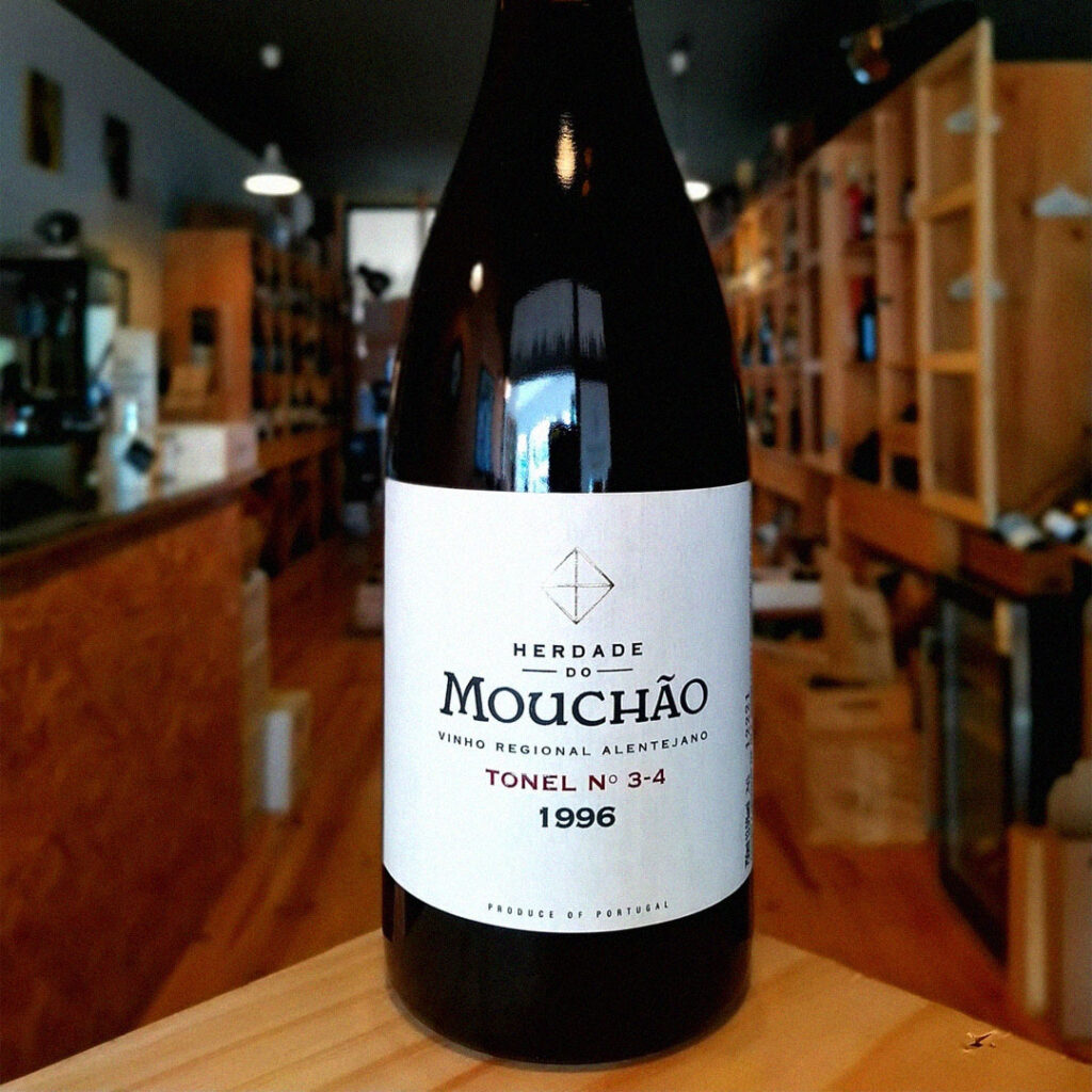 Garrafa de vinho Herdade do Mouchão Tonel Nº 3-4 1996 em garrafeira.